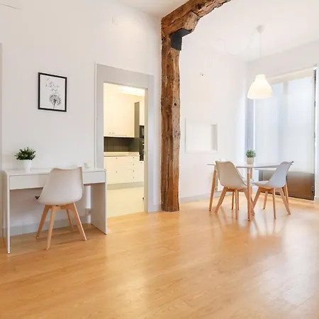 Muy Luminoso A 5 Min Del Centro De Apartamento *