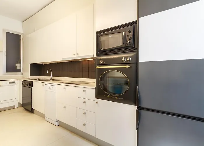 Muy Luminoso A 5 Min Del Centro De Apartamento Bilbau