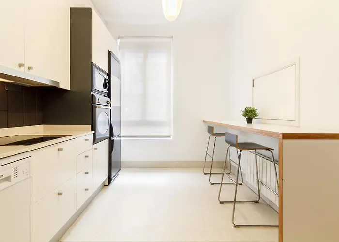 Muy Luminoso A 5 Min Del Centro De Apartamento *