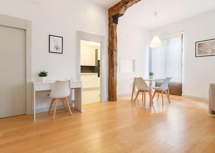 Muy Luminoso A 5 Min Del Centro De Apartamento *