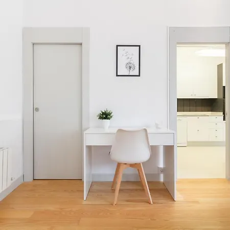 Muy Luminoso A 5 Min Del Centro De *