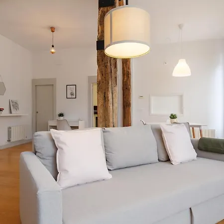 Muy Luminoso A 5 Min Del Centro De Bilbao